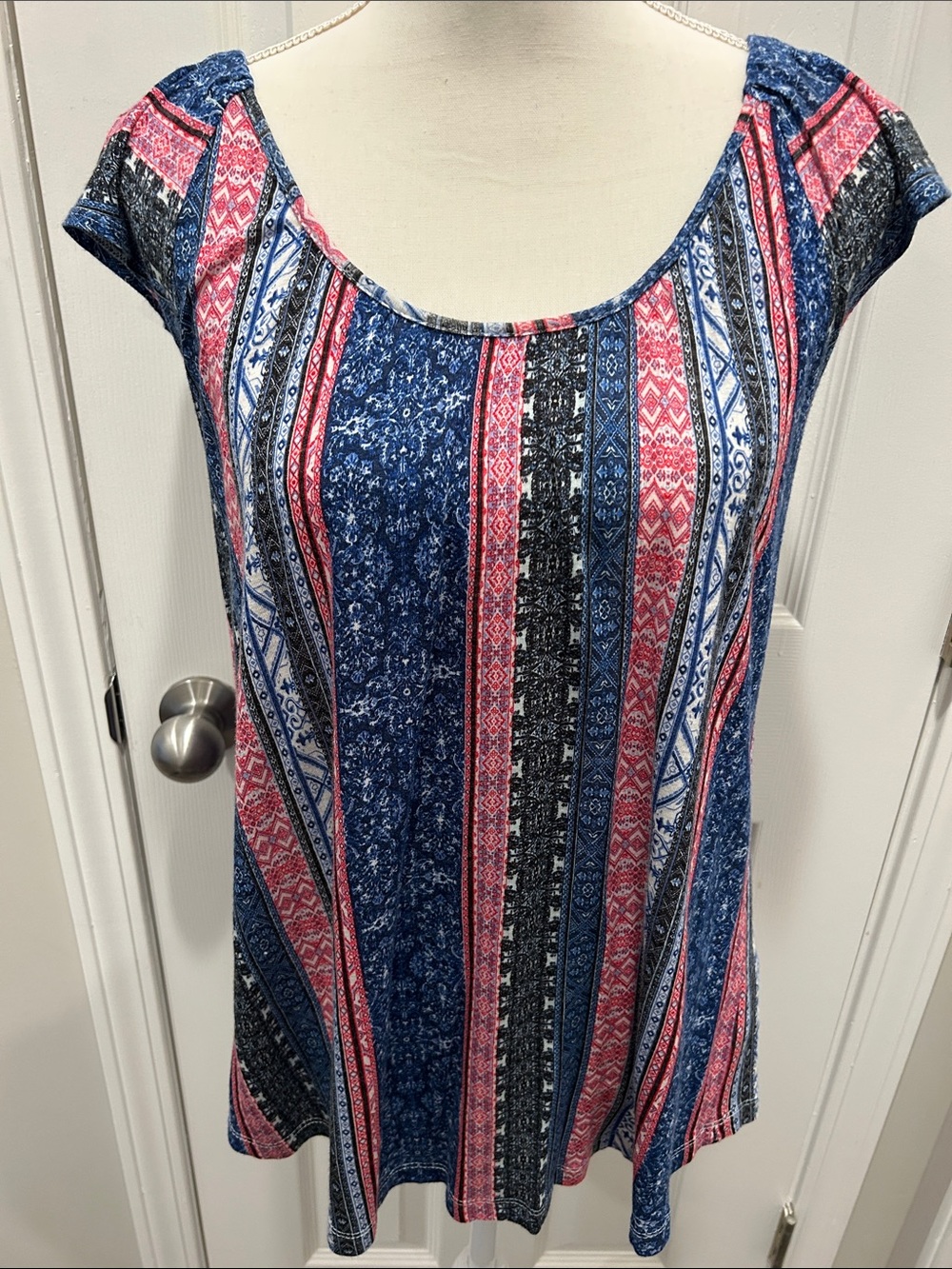 Medium Vintage America Blues Striped Scoop-Neck Top in Blue, Black, Red, & White